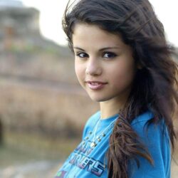 Selena Gomez Cool HD Wallpapers Picture on ScreenCrot