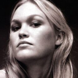 Julia Stiles