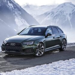 Audi RS4 Avant Flaunts Sonoma Green Paint In A Winter Wonderland
