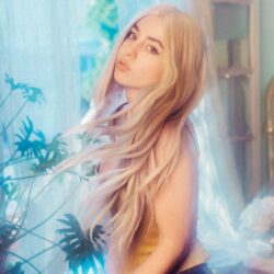 Ava Max’s ‘Sweet But Psycho,’ ‘The Greatest Showman’ Start 2019 Atop