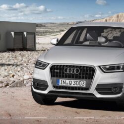 Audi Q3 Standing in Desert Wallpapers