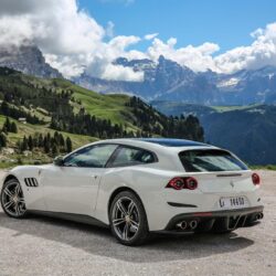 2017 FERRARI GTC4LUSSO T WALLPAPER HD DESKTOP