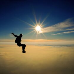 18 Awesome HD Skydiving Wallpapers