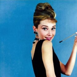 Download Free Audrey Hepburn Backgrounds