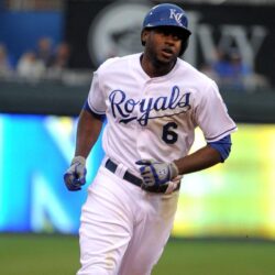 Royals sign Lorenzo Cain to two