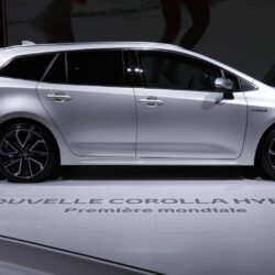 2019 Toyota Corolla bids adieu to Auris in Paris