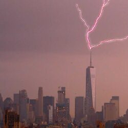Lightning Strikes One World Trade Centre