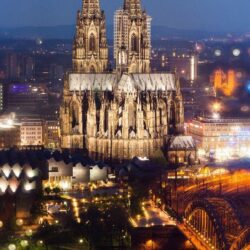 cologne cathedral hohenzollern bridge spain city iphone 7