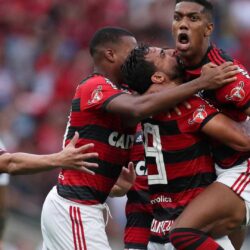 No Maracanã lotado, Flamengo encerra ano e dá adeus a Lucas Paquetá