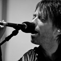 Download Wallpapers Radiohead, Soloist, Singing