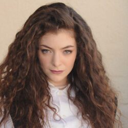 21 Gorgeous HD Lorde Wallpapers