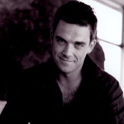 4 HD Robbie Williams Wallpapers