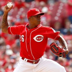 Twins interested in Reds closer Raisel Iglesias