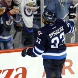 Dustin Byfuglien: A Corsi versus goal differential case study