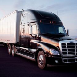 2007 Freightliner Cascadia Raised Roof semi tractor g wallpapers