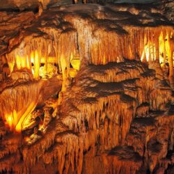 FAMOUS CAVES]Solution caves are one of the earth’s most common