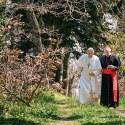 Movie review: ‘The Two Popes’ will give Oscar voters two