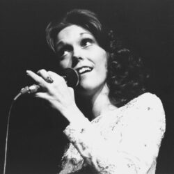 Karen Carpenter HD Wallpapers