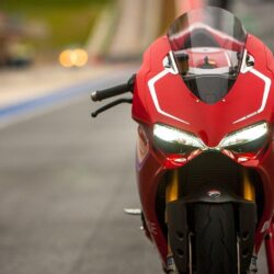 Ducati 1199 Panigale R Fly By & Termignoni Exhaust Sound Test