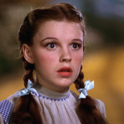 Judy Garland as Dorothy in The Wizard of Oz HD Wallpapers
