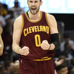 Kevin Love says he’s not a stretch four, continues to play like one