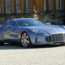 O Aston Martin One 77