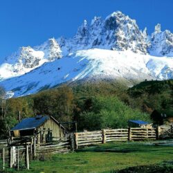 Dwelling in the mountains of Patagonia wallpapers and image