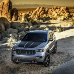2017 Jeep Grand Cherokee Trailhawk Desktop Wallpapers