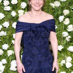 First Look at Sally Field’s Memoir ‘In Pieces’