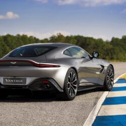 2018 Aston Martin Vantage 4K 3 Wallpapers