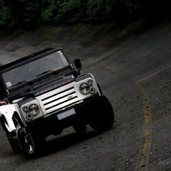 2010 Land Rover Defender Wallpapers