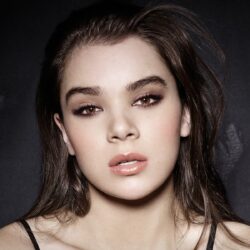 16+ Hailee Steinfeld wallpapers High Quality Resolution Download