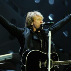Jon Bon Jovi in Concert widescreen wallpapers