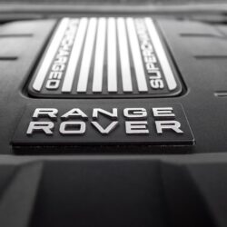 Range Rover Sport Supercharged in Dubai’s Desert: HD Wallpapers