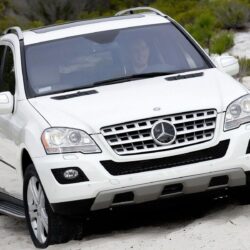 Mercedes Benz Ml320 Wallpapers And Image Wallpapers Pictures