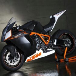 KTM RC8R Wallpapers