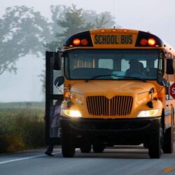 Wallpapers and pictures: School bus in the morning hd wallpapers