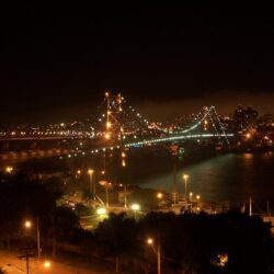 File:Florianopolis HLuz bridge night