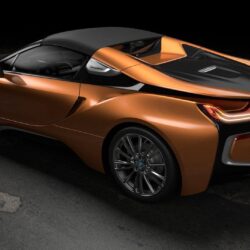 BMW i8 roadster hits production
