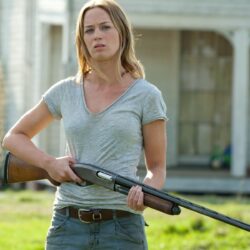 Looper Emily Blunt. Android wallpapers for free