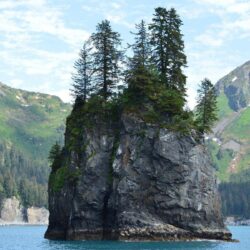 Rocky island in Kenai Fjords National Park wallpapers