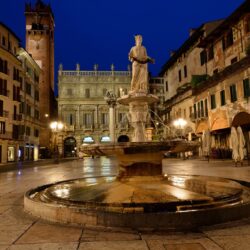 Wallpapers night, Italy, houses, sky, Verona, fountain, area » City
