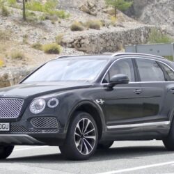 2019 Bentley Bentayga Plug