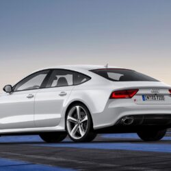 Back view of a 2014 Audi RS7 Sportback wallpapers