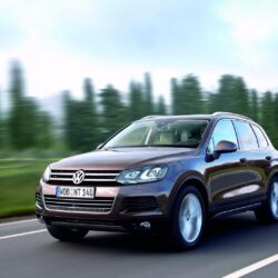 High Resolution 2011 Volkswagen Touareg Wallpapers