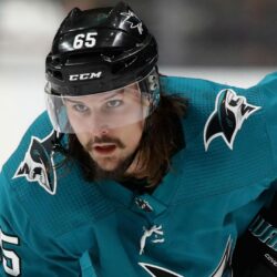 Sharks’ Erik Karlsson gets solo lap and standing ovation in return