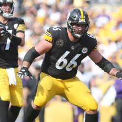 David DeCastro and Marcus Gilbert sit out Steelers practice on