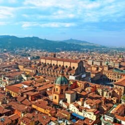 Download wallpapers Bologna, 4k, summer, buildings, cityscapes