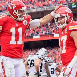 Will Travis Kelce or Jeremy Maclin lead the Kansas City Chiefs in