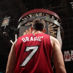 Goran Dragic missing game with massively swollen eye